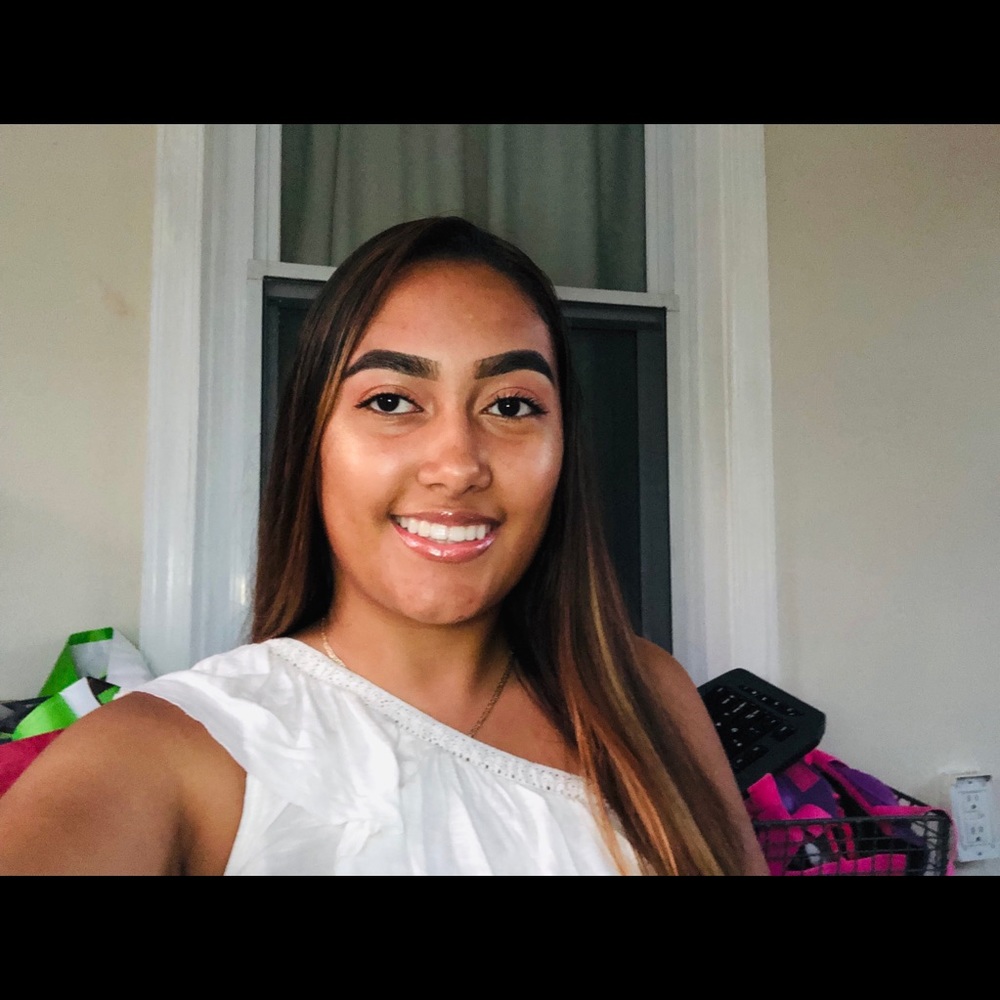 Meet your Posher, Stefany